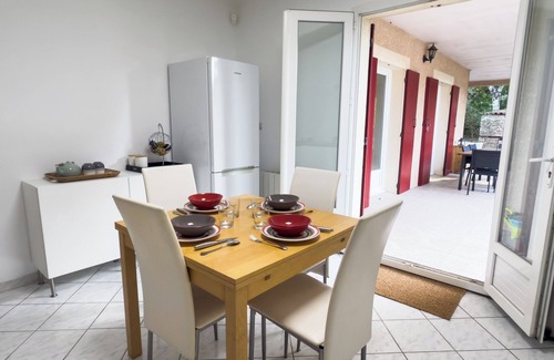 Garrigues House | Spacious house with large garden - close to town center and not overlooked