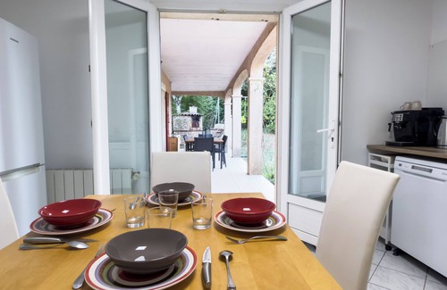 Garrigues House | Spacious house with large garden - close to town center and not overlooked