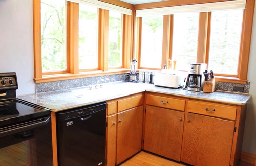 Holland House | Spacious House with Private Beach on Lake Michigan