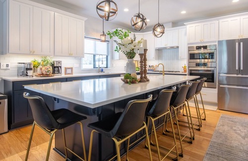 Coeur d'Alene House | Spacious, Immaculate 4350 sq ft Home Amazing Kitchen