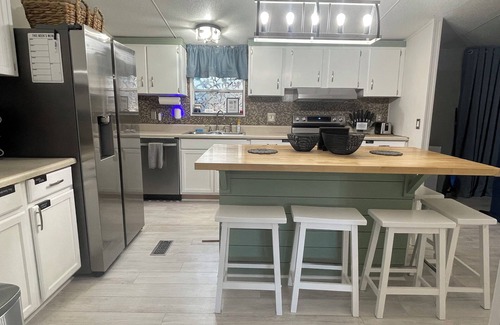Denver House | Spacious Lake-adjacent Home in Denver, sleeps up to 10. Dog friendly!