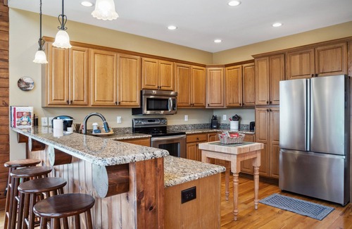 Serenity Bay Cabin | Spacious Lake Keowee Cabin with Boat Slip access