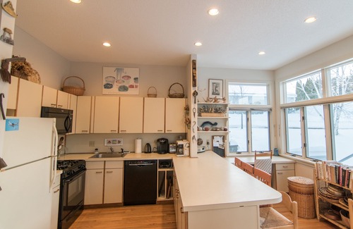 Lenox Dale Condo | Spacious, Lake View Condo Near Tanglewood in the Heart of the Berkshires!