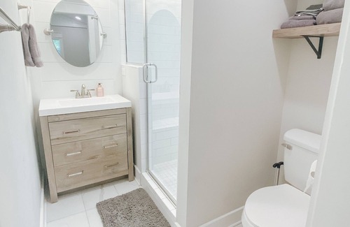 Fairview House | Spacious, light & airy farmhouse 30 minutes from Nashville!