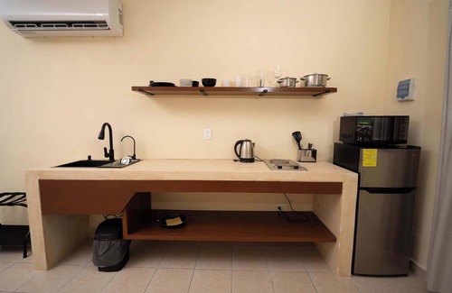 Downtown Cancun Apartment | Spacious Loft in Cancún with Large Bath & Full Kitchen