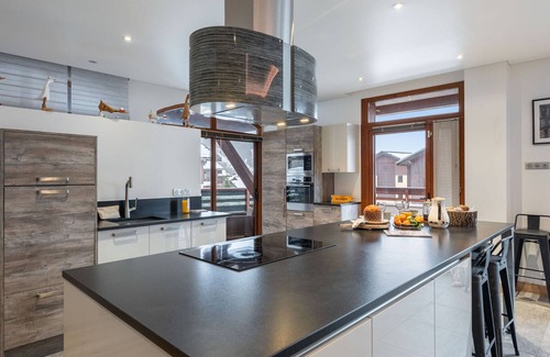 Les Saisies Apartment | Spacious loft with spa, pool, gym, and parking