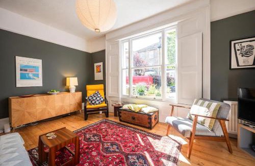 Brockley Apartment | Spacious London apartment 20min to London Bridge Pass the Keys