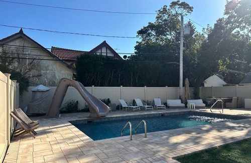 Long Beach House | Spacious Long Beach 4-bedroom house, giant pool deck, steps to beach & train