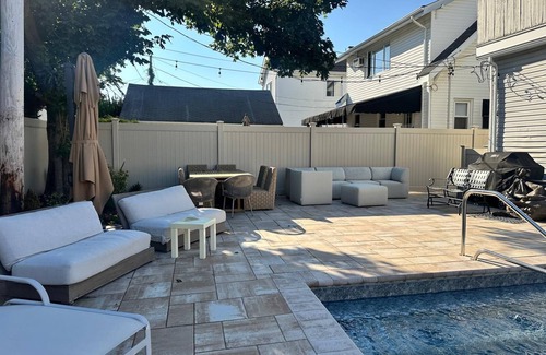 Long Beach House | Spacious Long Beach 4-bedroom house, giant pool deck, steps to beach & train