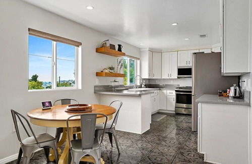 Los Angeles House | Spacious Los Angeles Home - only minutes from Down Town Los Angeles