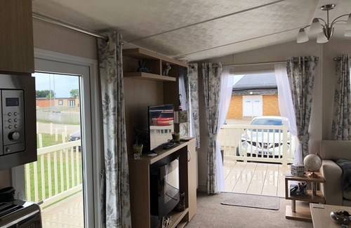 Lydd-on-Sea House | Spacious Lovely Holiday Home, New 2019 Caravan