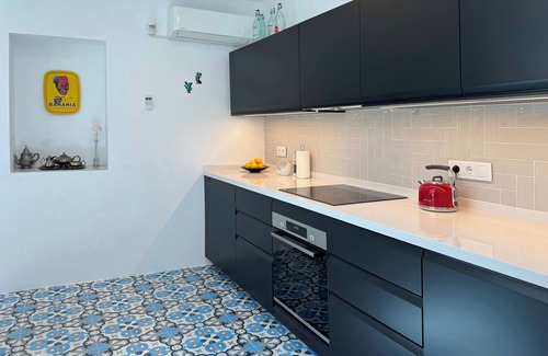 La Goleta Apartment | Spacious, luminous traditional apartment with 3 balconies, in protected building