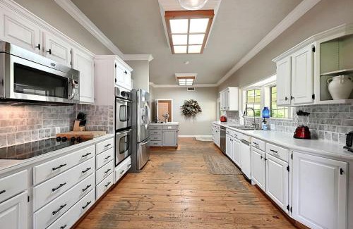 Wellborn House | Spacious Luminous Cottage with Game Space and BBQ in Texas