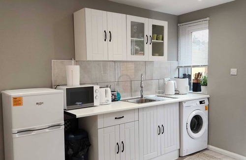 Grays House | Spacious Luxe Suite – New Build