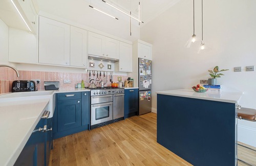 Brockley Apartment | Spacious & Luxurious 2-Bedroom Edwardian Apartment