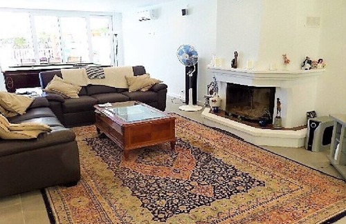 Garrucha House | Spacious Luxurious Detached Villa With Pool and a Pool Table
