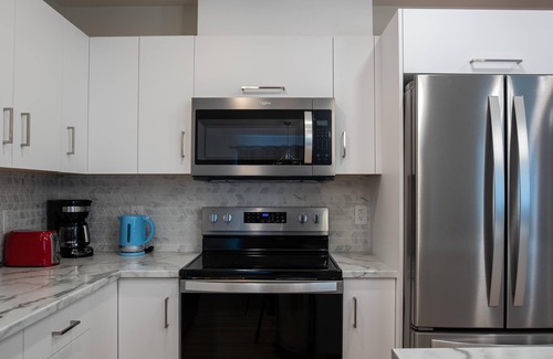 Dieppe House | Spacious Luxury 3 BR with Garage+Arcade Games