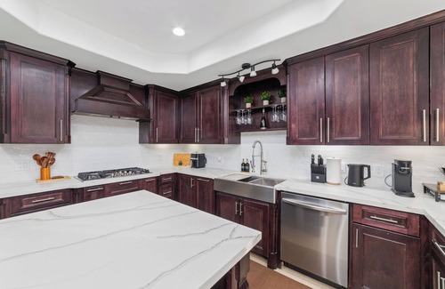 North Houston House | Spacious Luxury 5 bed/3 bath house with Pool and Gameroom in fantastic Houston