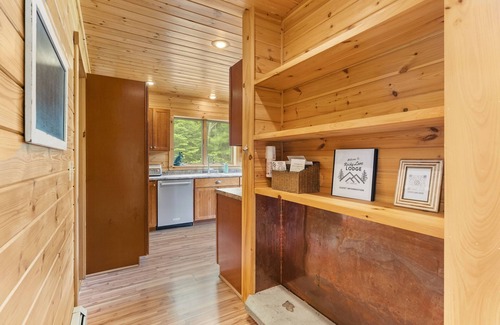 Greenwood Ski Chalet | Spacious Maine Mountain Escape – Sleeps 15, Hot Tub, Ping Pong & Trails