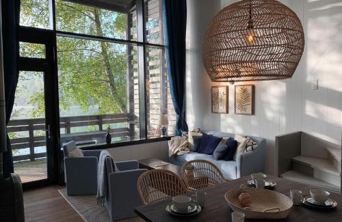 Maubray House | Spacious Mansion with Oasis