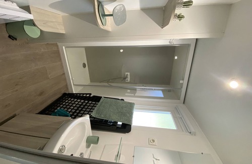 Lagorce House | Spacious mobile home ideally located!