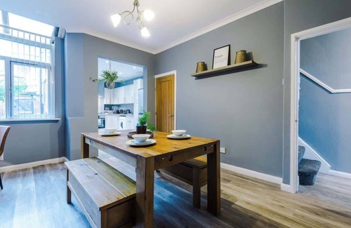 Chester House | Spacious Modern Chester Home - Great Location
