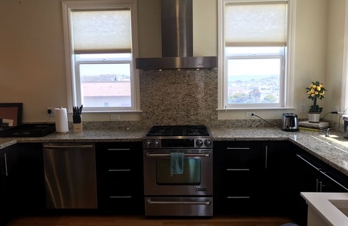 Ingleside Apartment | Spacious, Modern Edwardian Flat Close to freeway access & BART