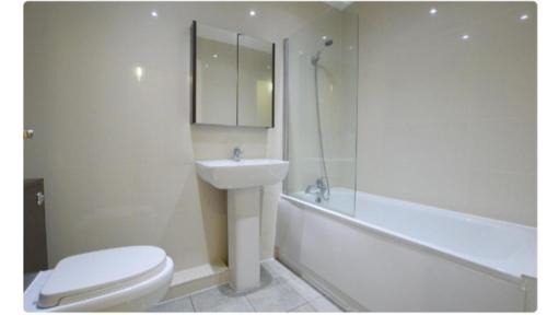 Luton Apartment | Spacious modern flat in Luton town centre