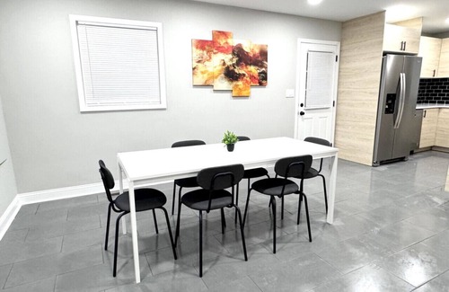 Jamestown Apartment | Spacious Modern Home near Furniture Market