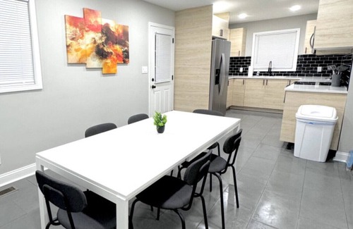 Jamestown Apartment | Spacious Modern Home near Furniture Market