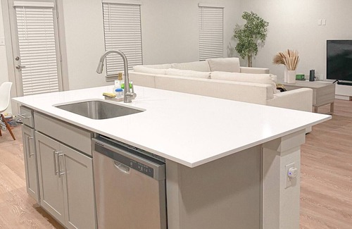 San Marcos House | Spacious & Modern Home in SMTX-10 MINS to DT/TXST