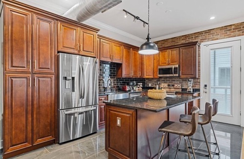 San Marcos House | Spacious modern home , close to rivers , Austin, San Antonio & Wineries