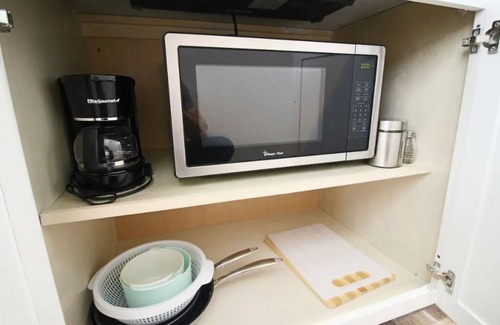 El Paso Apartment | Spacious Modern Studio 11-min walk to Ft. Blissn