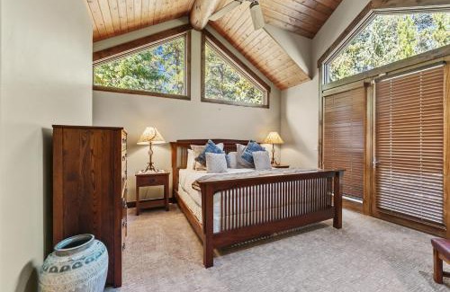 Fairways House | Spacious Mountain Chalet - Hot Tub & Secluded!