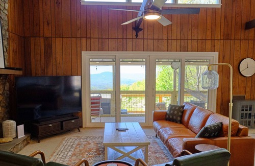 Franklin House | Spacious Mountain Retreat w/ Million Dollar Views!