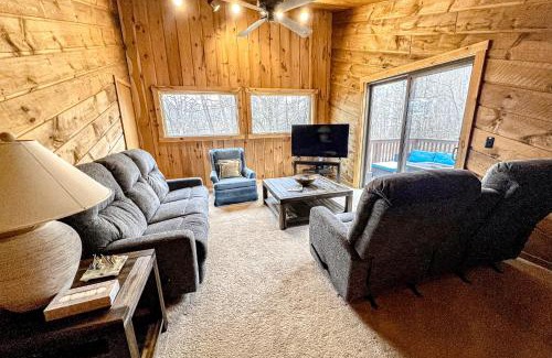 Ludlow House | Spacious Mountain Retreat
