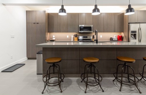 South Jordan House | Spacious Mountain View Basement Apt. w/heated pool and hottub