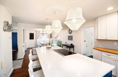 Wilmington House | Spacious N Wilm 4 BR w/bright, open. kitchen