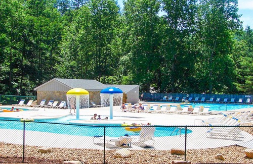 Lake Lure House | Spacious Narnia on Earth by Lake Lure Beach w/Gym, Pools & Tennis