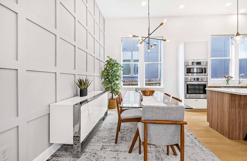 Austin House | Spacious, Near Downtown & Mueller - Urban Elegance