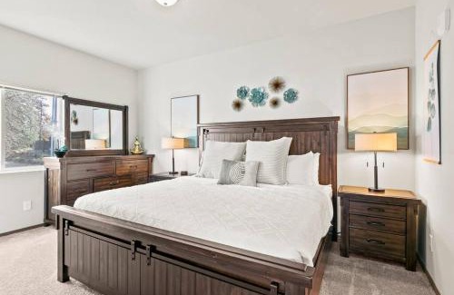 South Perry District Apartment | Spacious NEW 2 bed 2 bath apt by Downtown Spokane