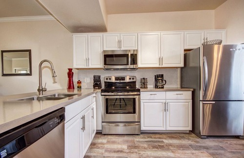 North Scottsdale Condo | Spacious North Scottsdale Condo with garage just steps from the pool!