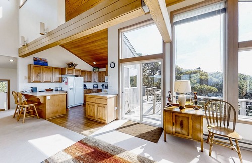 South Beach House | Spacious oceanfront home with free WiFi, fireplace, and wrap-around deck