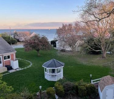 New London Villa | Spacious Oceanview Villa Elegant Coastal Escape, Sleeps 22