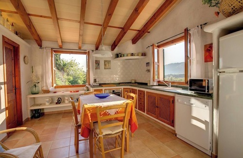 Pollensa Villa | Spacious One Bedroom Country House with A/C, Large Garden, Private Pool - 5 mins drive to Pollença!