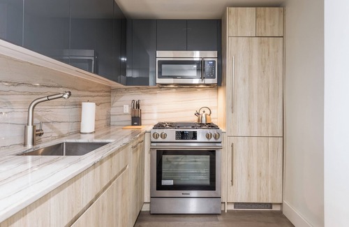 Manhattan Apartment | Spacious One Bedroom in Central Downtown Location