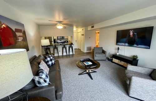 Oshkosh Apartment | Spacious One Bedroom With Wonderful Fox River Views