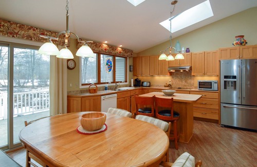 Ogunquit - Wells House | SPACIOUS One level A Peaceful Escape and only a short walk to Cresent beach!