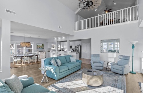 Atlantic Beach Condo | Spacious Penthouse Ocean & Sound Views