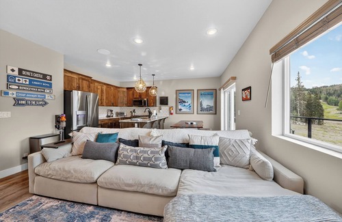 Brian Head Condo | Spacious Pet Friendly Mountain Townhome | Game Room + Near Slopes